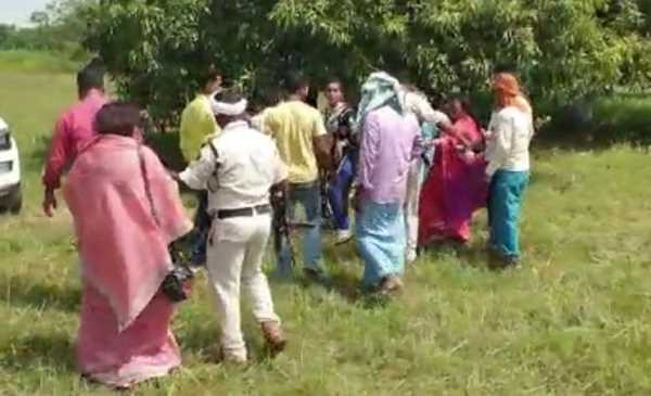 बिहार : खुद की संपत्ति पाने के लिए संघर्ष कर रहीं भाजपा विधायक रश्मि वर्मा! बिहार : खुद की संपत्ति पाने के लिए संघर्ष कर रहीं भाजपा विधायक रश्मि वर्मा!